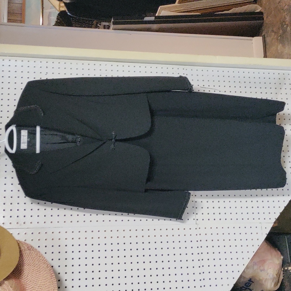 Women's Tahari Arthur s Levine 2pc outfit New.
